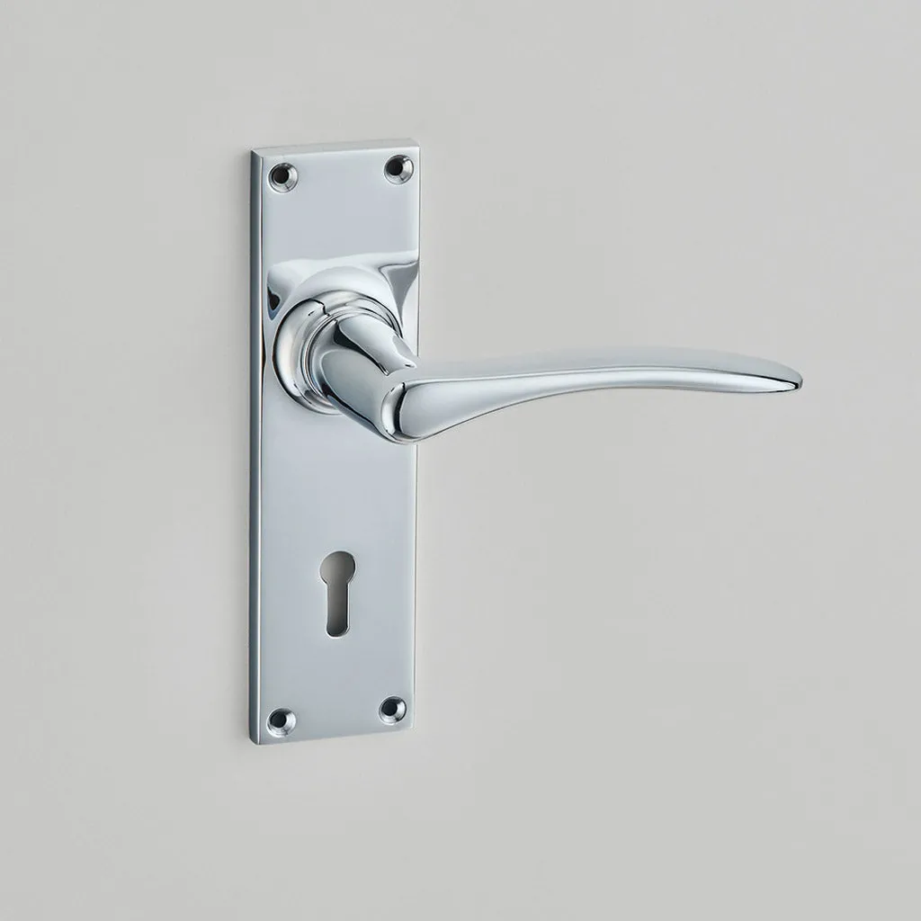 Oaken Lever Lock - 2070