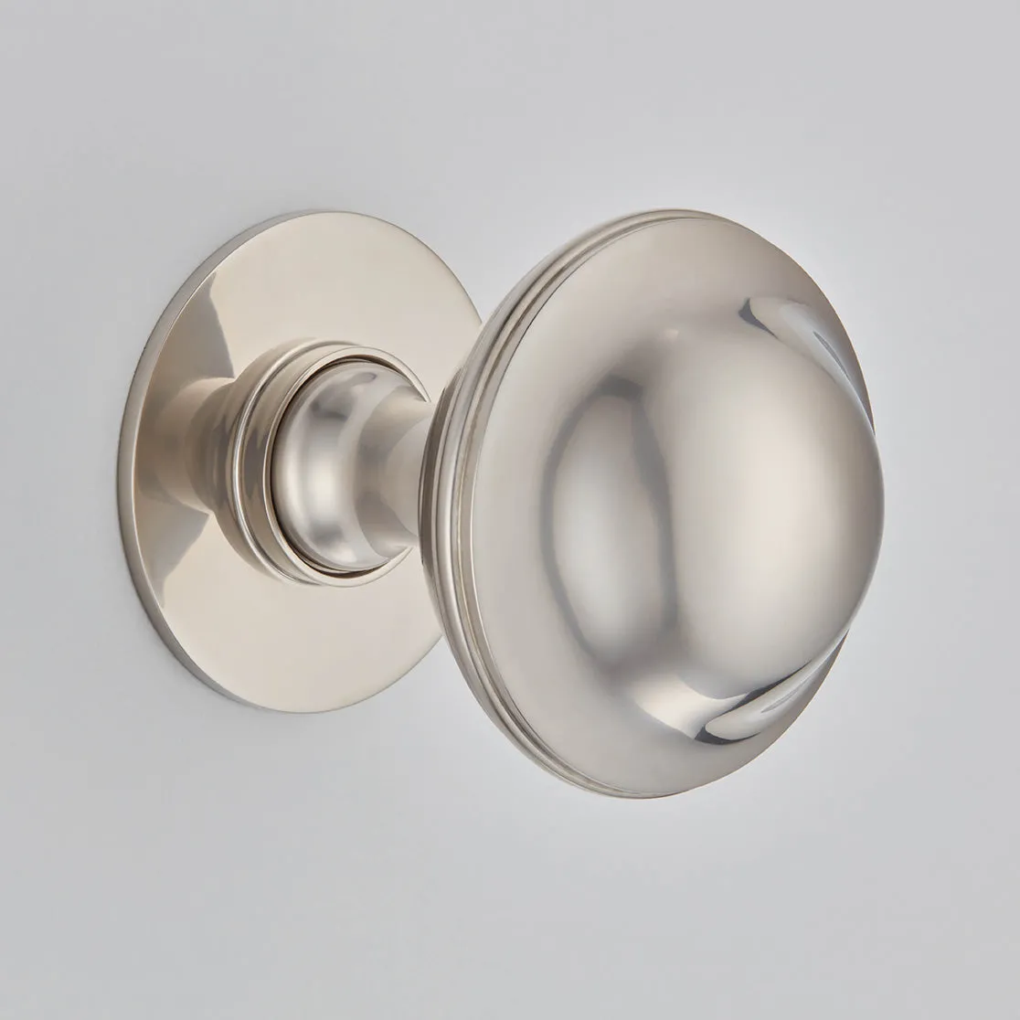 Plain Round Centre Door Knob - 4175