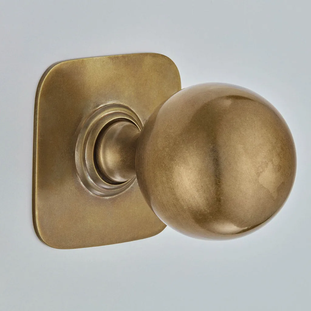 Ball Centre Door Knob On Square Rose - 6406