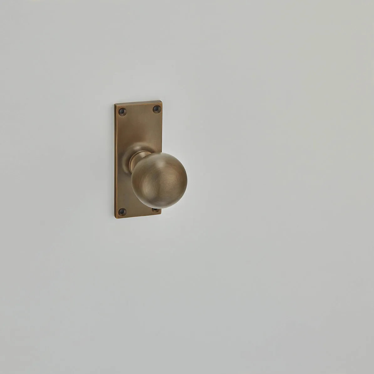 Ball Knob on 4" Latch Backplate - 6504